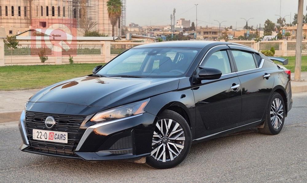 نيسان ألتيما